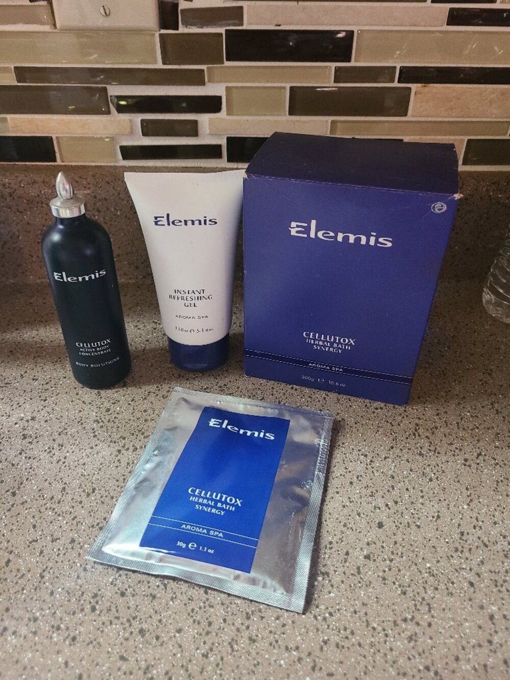Elemis Cellutox Active Body Concentrate & 6 Pack Cellutox Herbal Bath Synergy